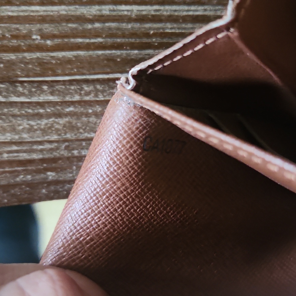 Louis Vuitton Sarah Monogram Wallet - Picture 11 of 12